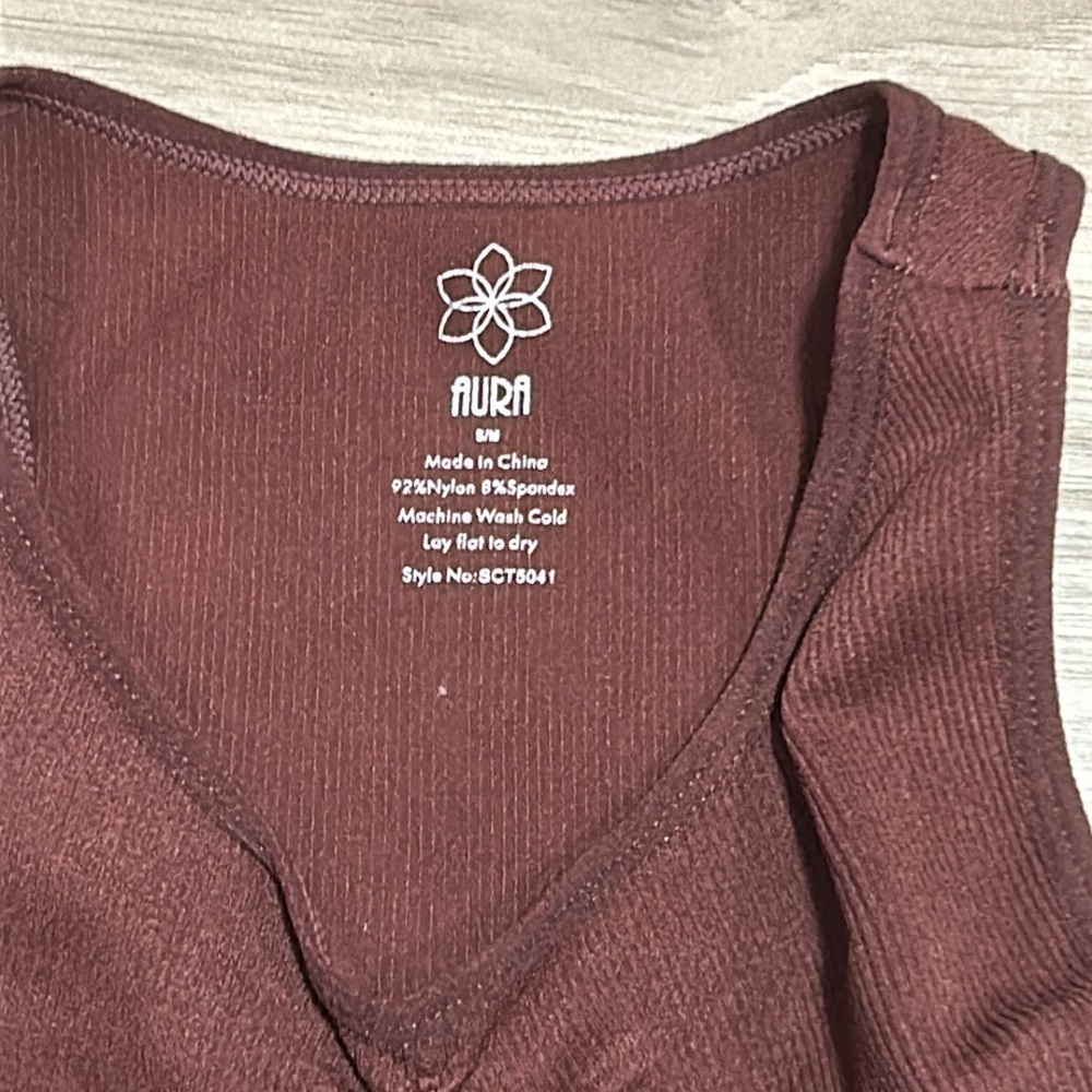 Ruched front top by Aura size Small - Picture 3 of 4